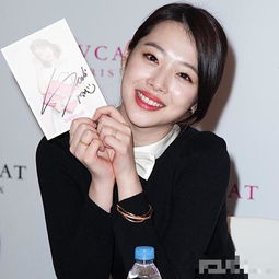 韩国整容成风金所炫朴信惠秀智雪莉自然美女pk