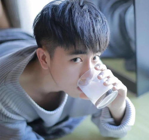 vip理发师常剪的4款男生发型,帅翻了