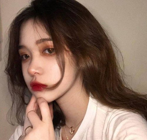 初中女生自以为很仙,老师觉得很反感,同学说猪八戒照镜子
