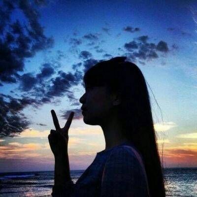 清新美女头像图片背影图片大全对不懂感恩的人没必要付出太多