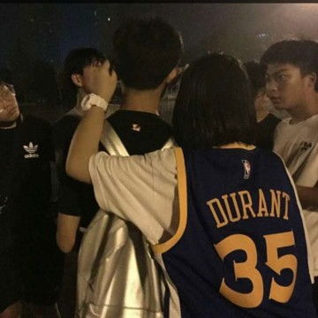 情侣头像一男一女分开两张背影,情侣头像图片