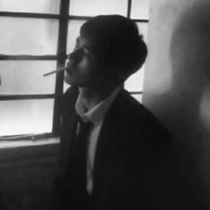 头像黑色系冷酷男生黑白灰