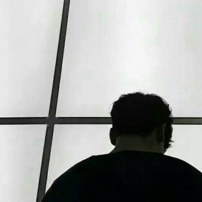 一左一右黑白情侣头像