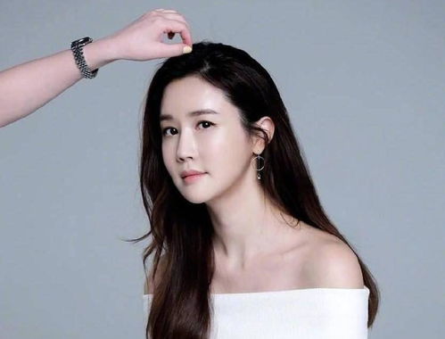 凭1角红遍亚洲,陷整容风波撞脸朴敏英,李多海近况令人唏嘘