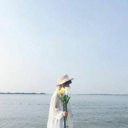 女生面向大海背影头像