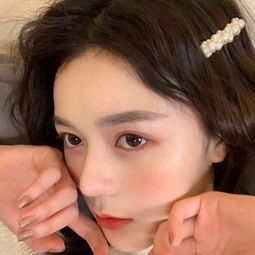 女生头像说什么人间四月天,都不及有你在身边