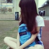 求穿这种类似校服的女生背影头像,清新一点的