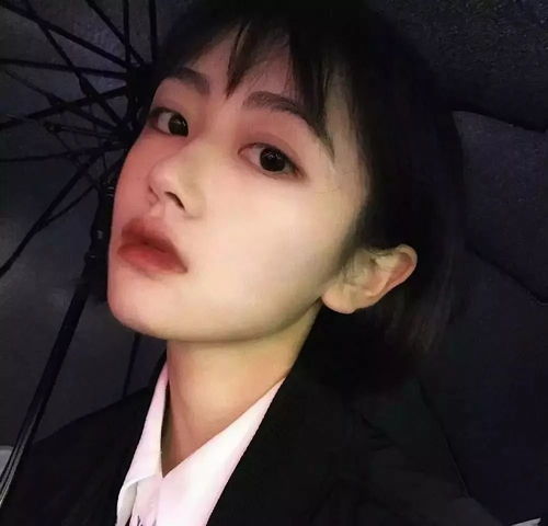 女生头像纯白系头像真人女生